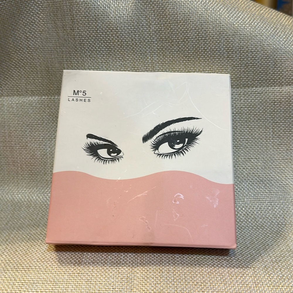 Magnetic Eyeliner Lashes by M°5 Lashes